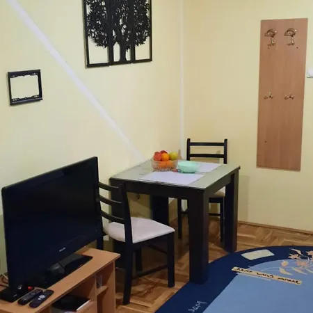 Mikica Apartment *
